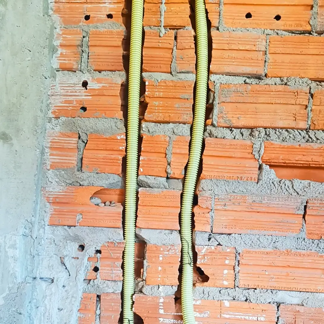 Flexível nas curvas, firme na obra